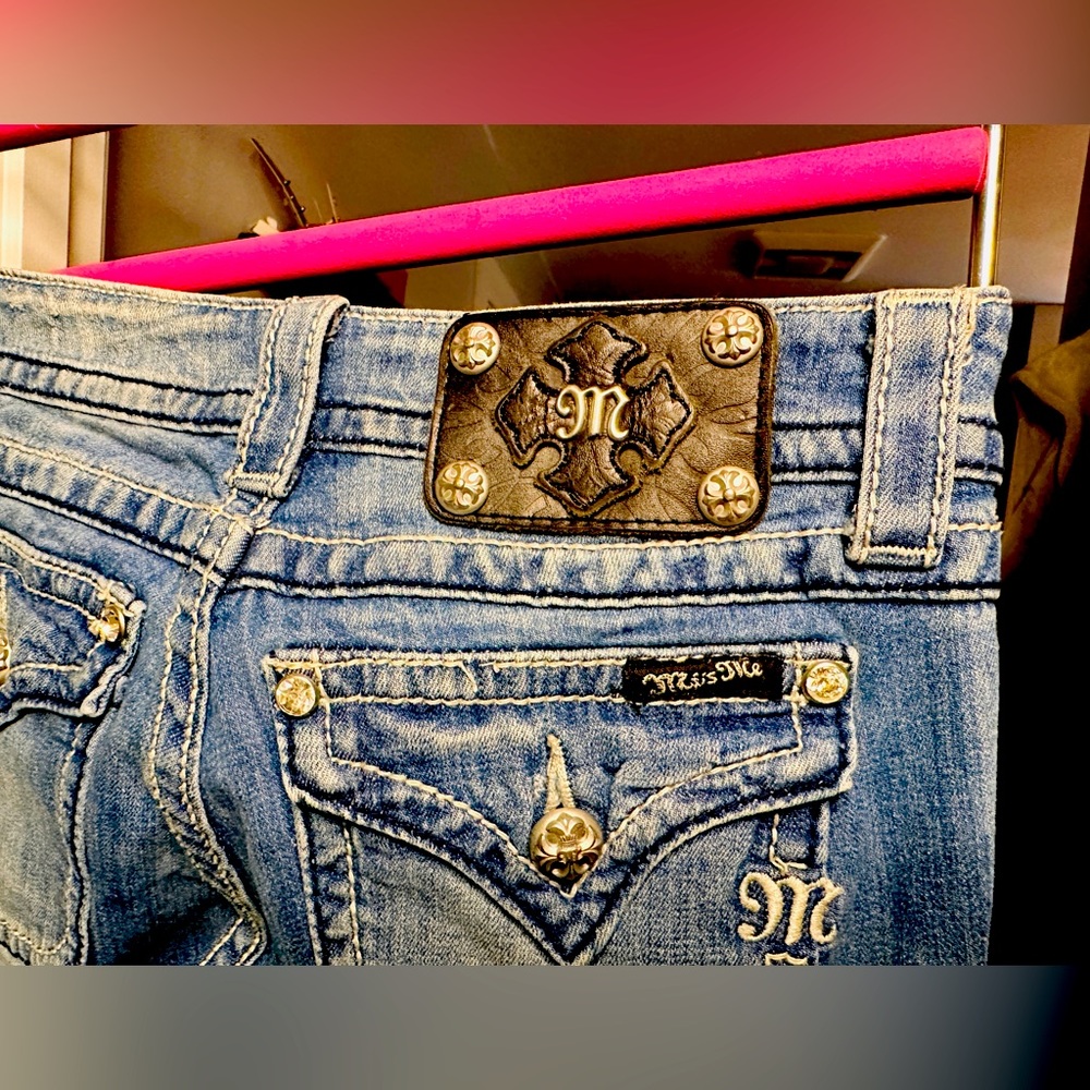 Miss Me Jeans Size 25 (1) 33 Inch Inseam